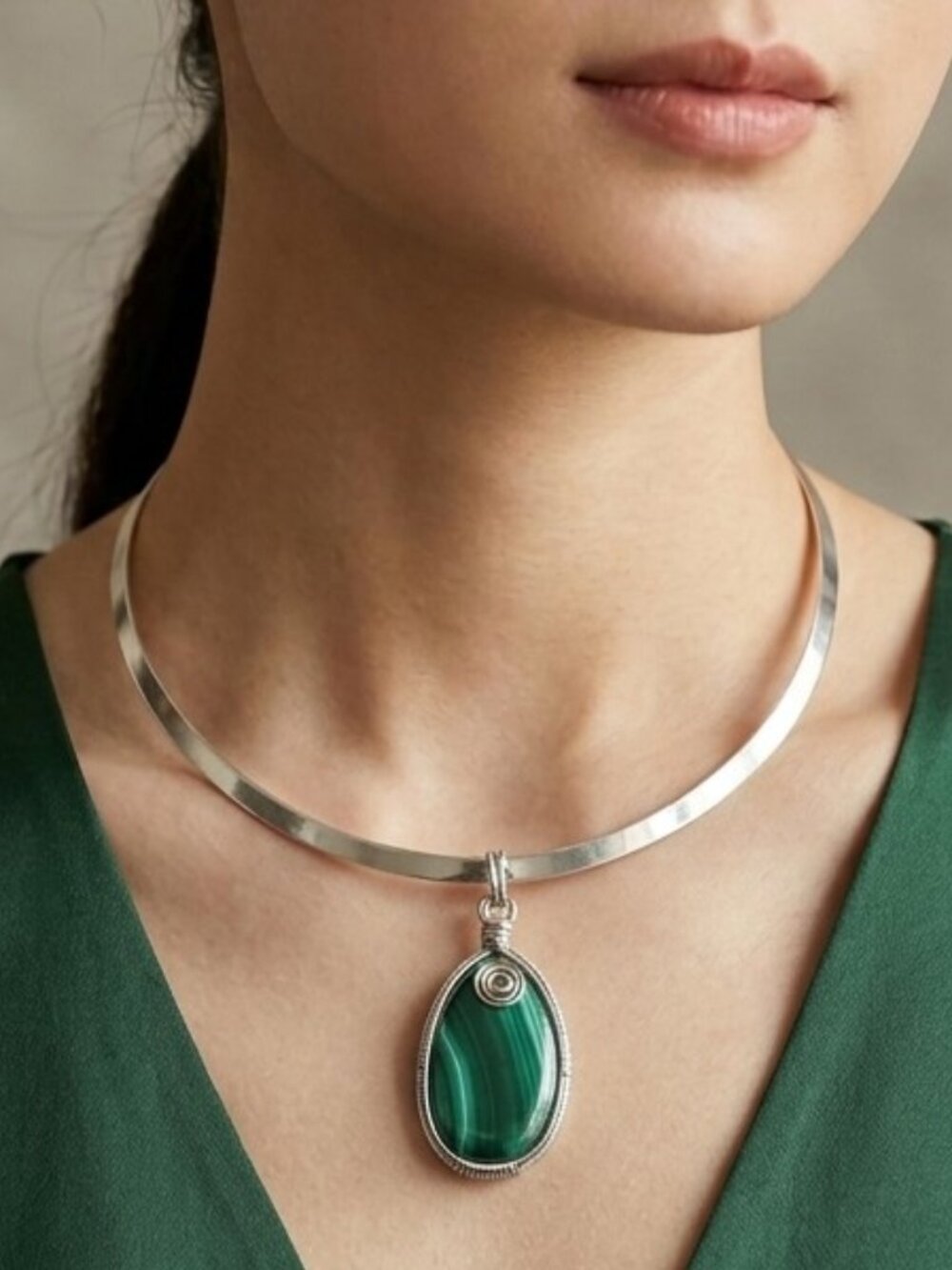 925 Sterling Collar Choker with Large Malachite Pendant